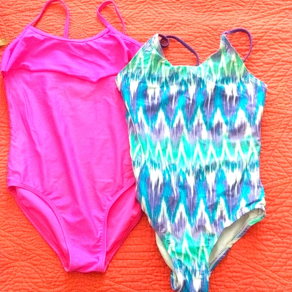 Bundle: Multiple Items of Youth fitness clothing